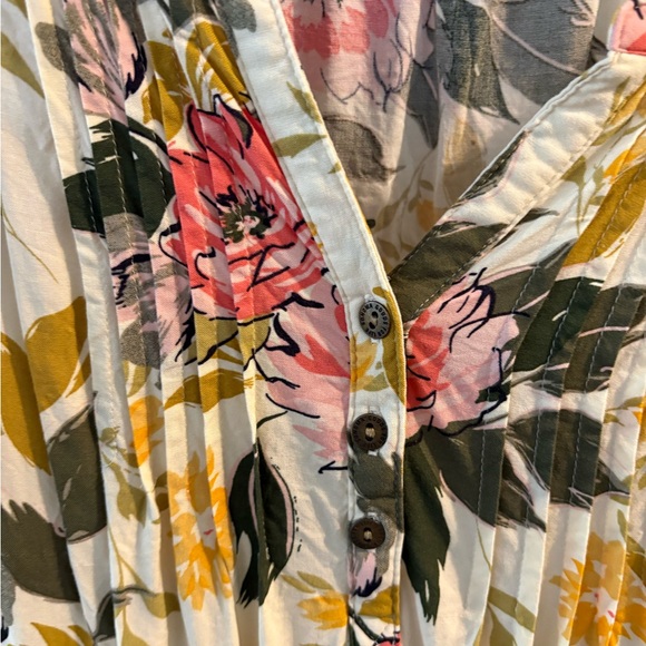 Floral Cap Sleeve Blouse - Picture 4 of 6